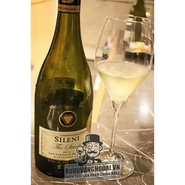 Vang NEW ZEALAND SILENI PINOT NOIR EXCEPTIONAL