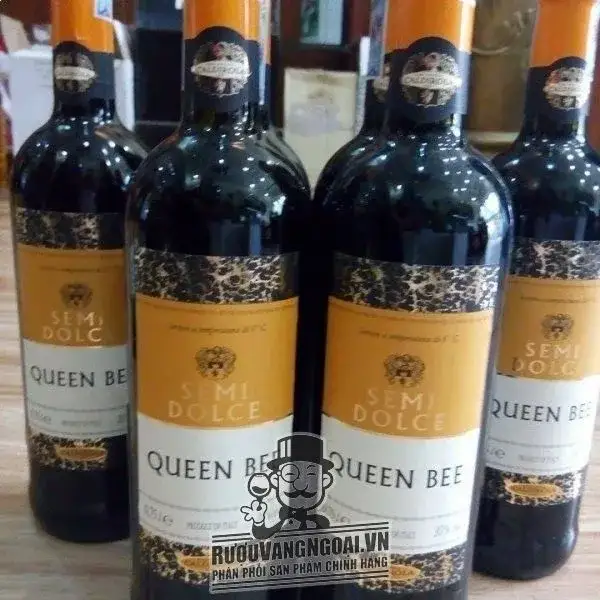 Vang ngọt ý Semi Dolce Queen Bee