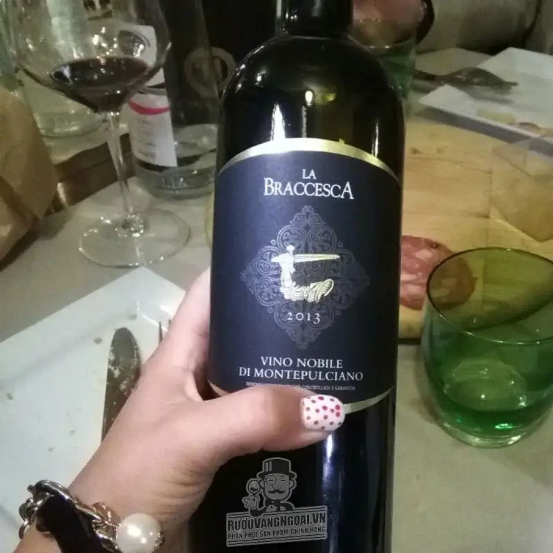 Mua vang y la braccesca vino nobile di montepulciano giá rẻ tại Sài Gòn
