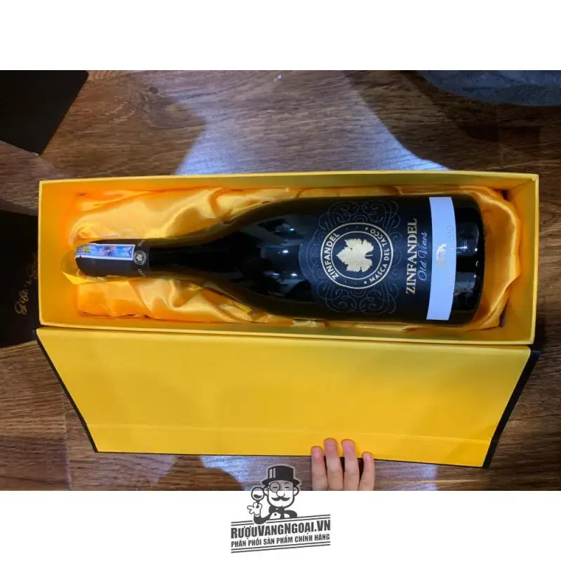 vang y masca del tacco zinfandel old vines puglia igp giá bao nhiêu