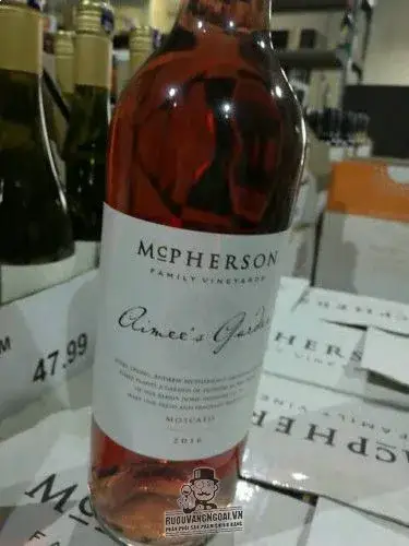 Rượu vang McPherson Aimee