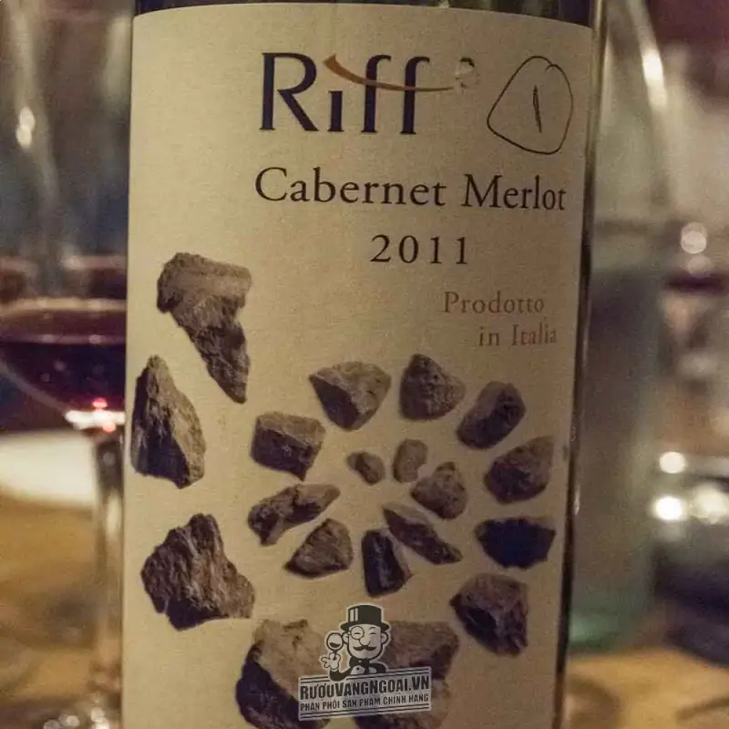 Giá vang y riff merlot cabernet progetto lageder