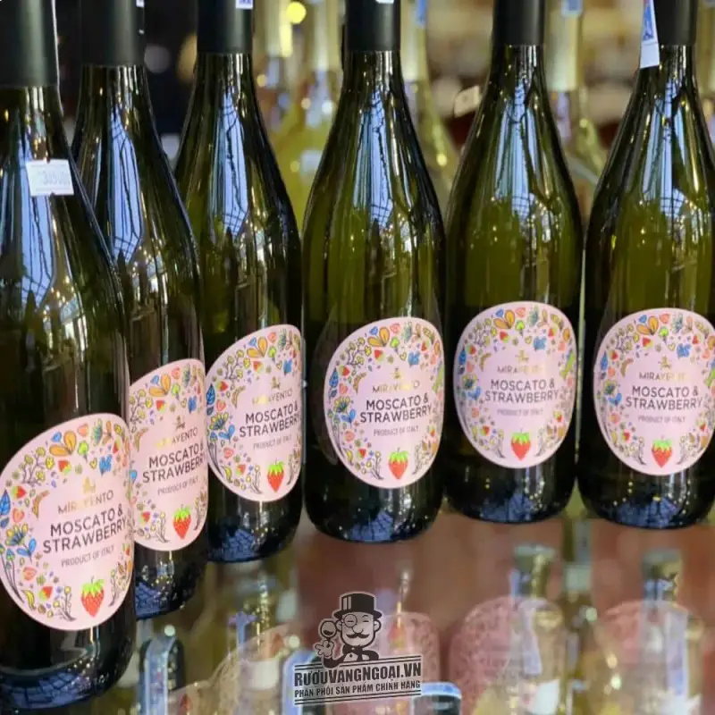Mua vang y moscato strawberry miravento thuong hang giá rẻ tại Sài Gòn
